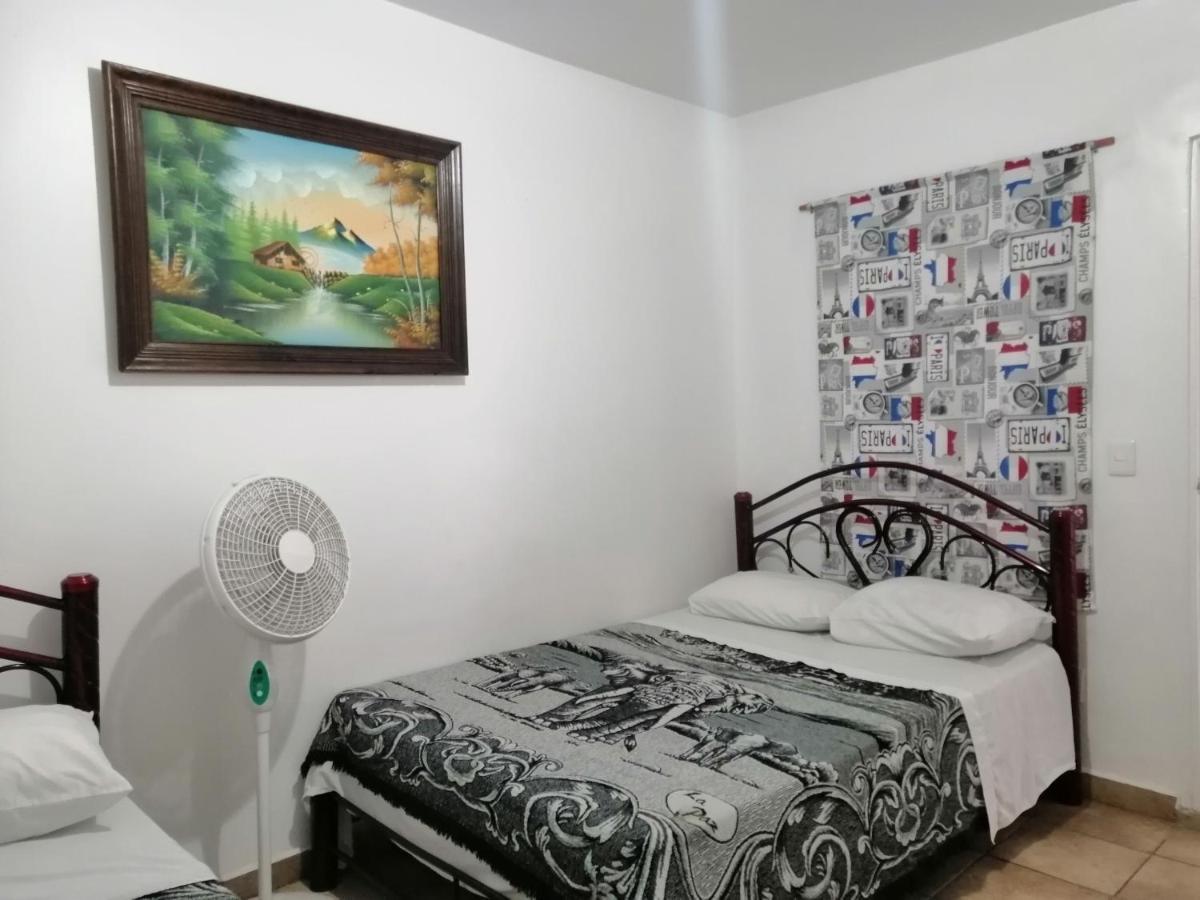 Hostal Maple Querétaro Extérieur photo