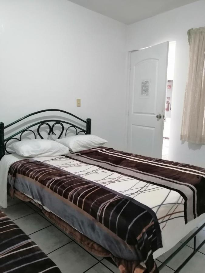 Hostal Maple Querétaro Extérieur photo